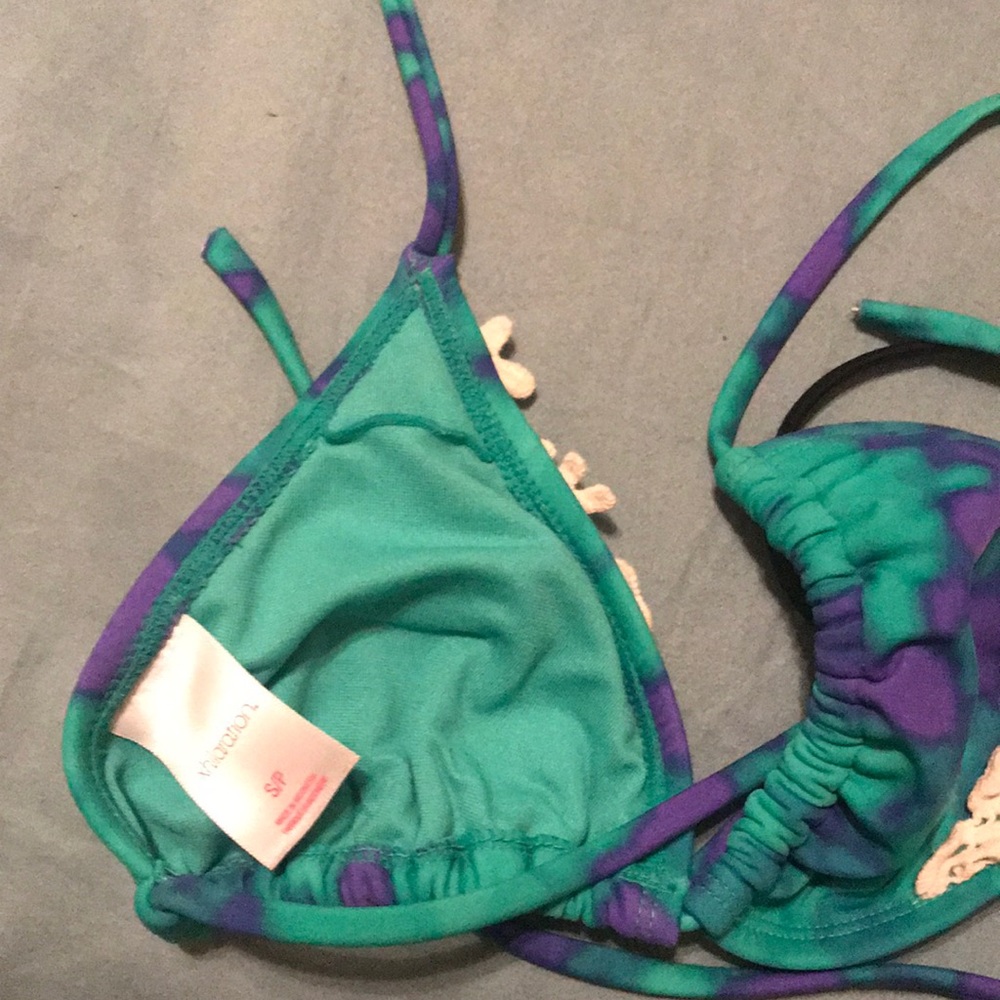 Lot of 3 Victoria’s Secret Pink tops and 1 target - Picture 6 of 6